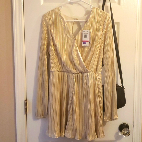 New with tags gold romper - Picture 1 of 1